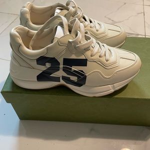 Womens Gucci sneakers